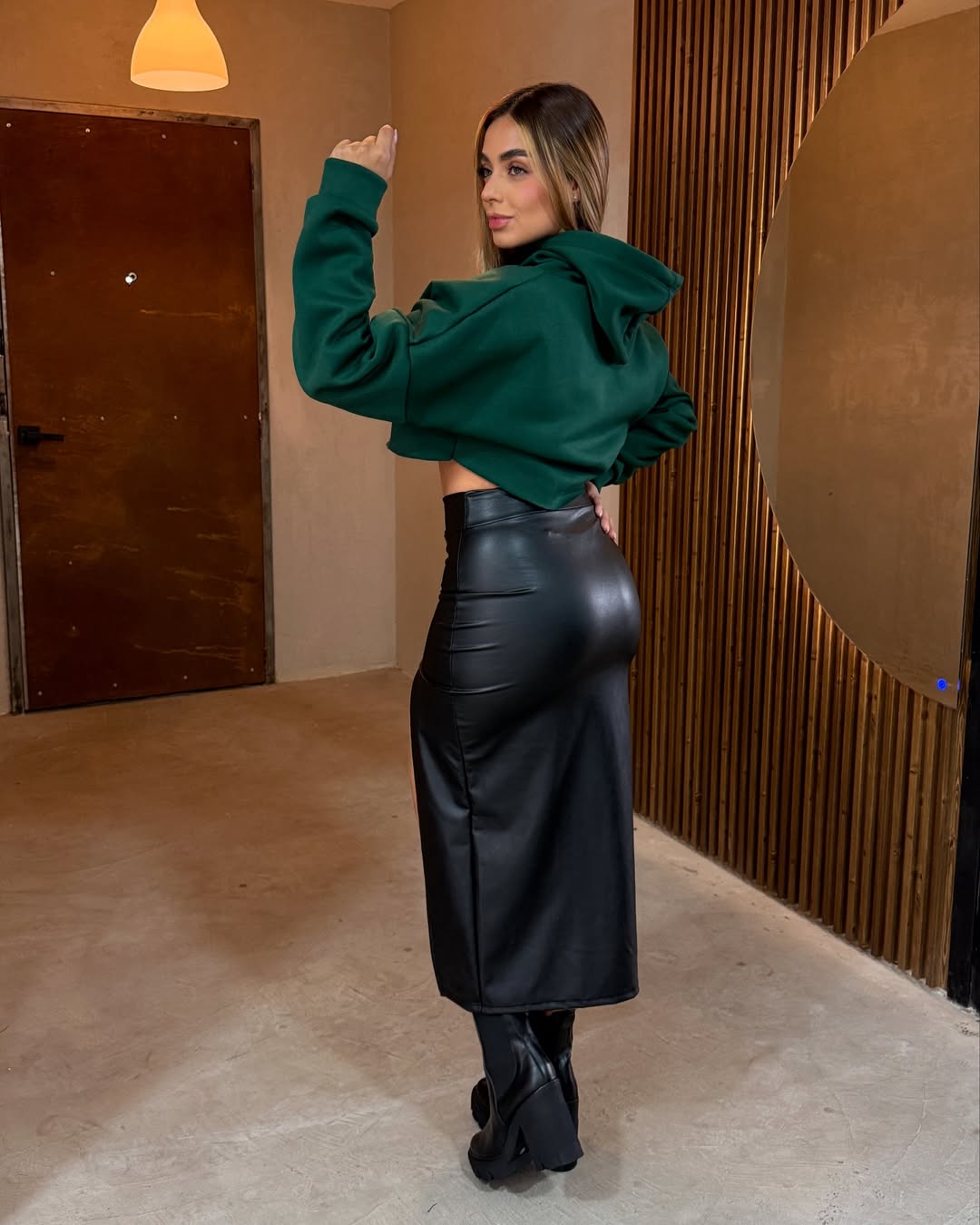 Falda Larga Abertura Cuerina