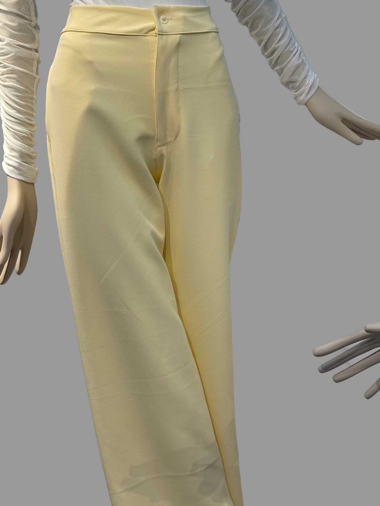 Pantalón amarillo pastel