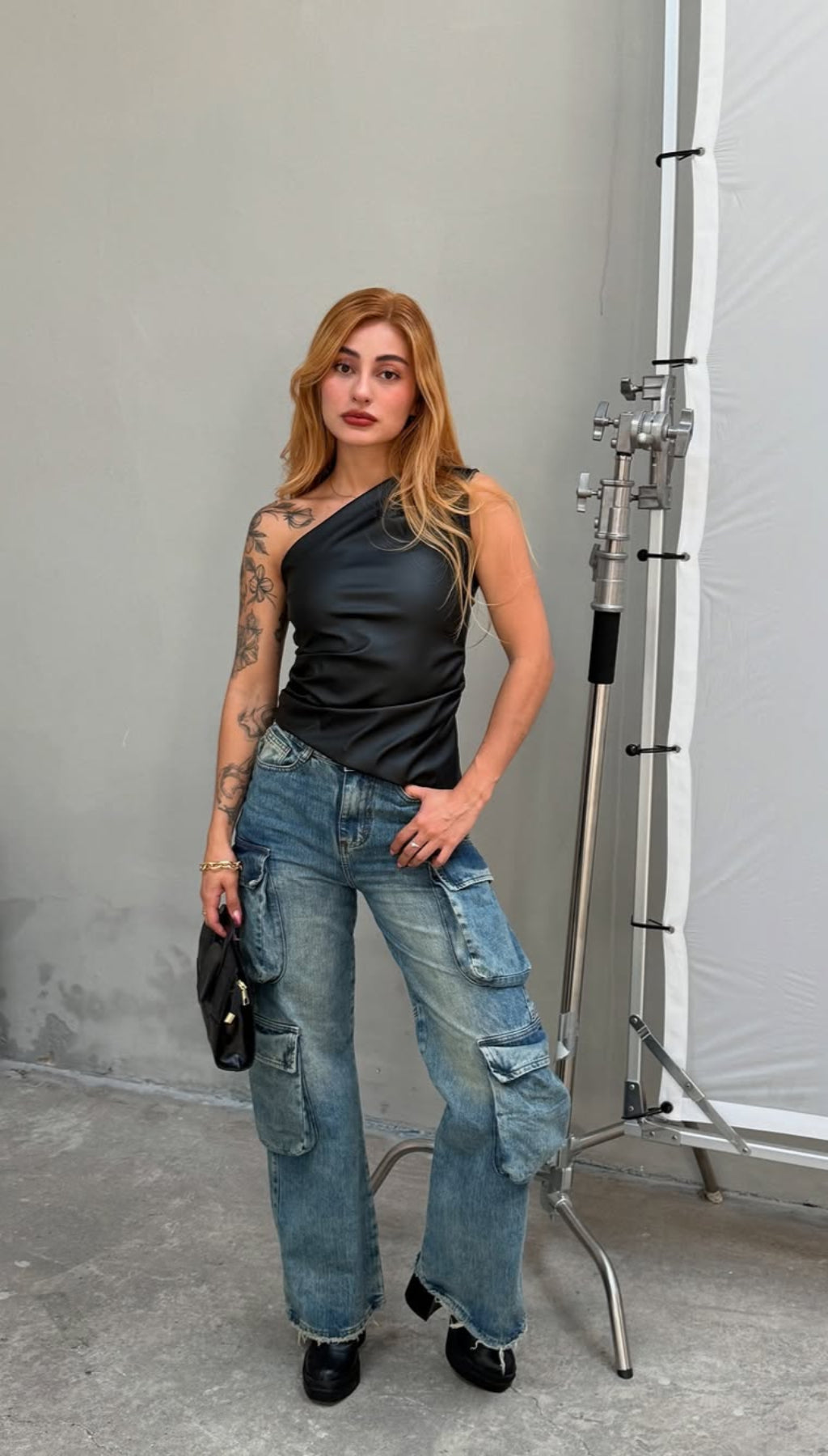 Blusa un Solo hombro en Cuerina
