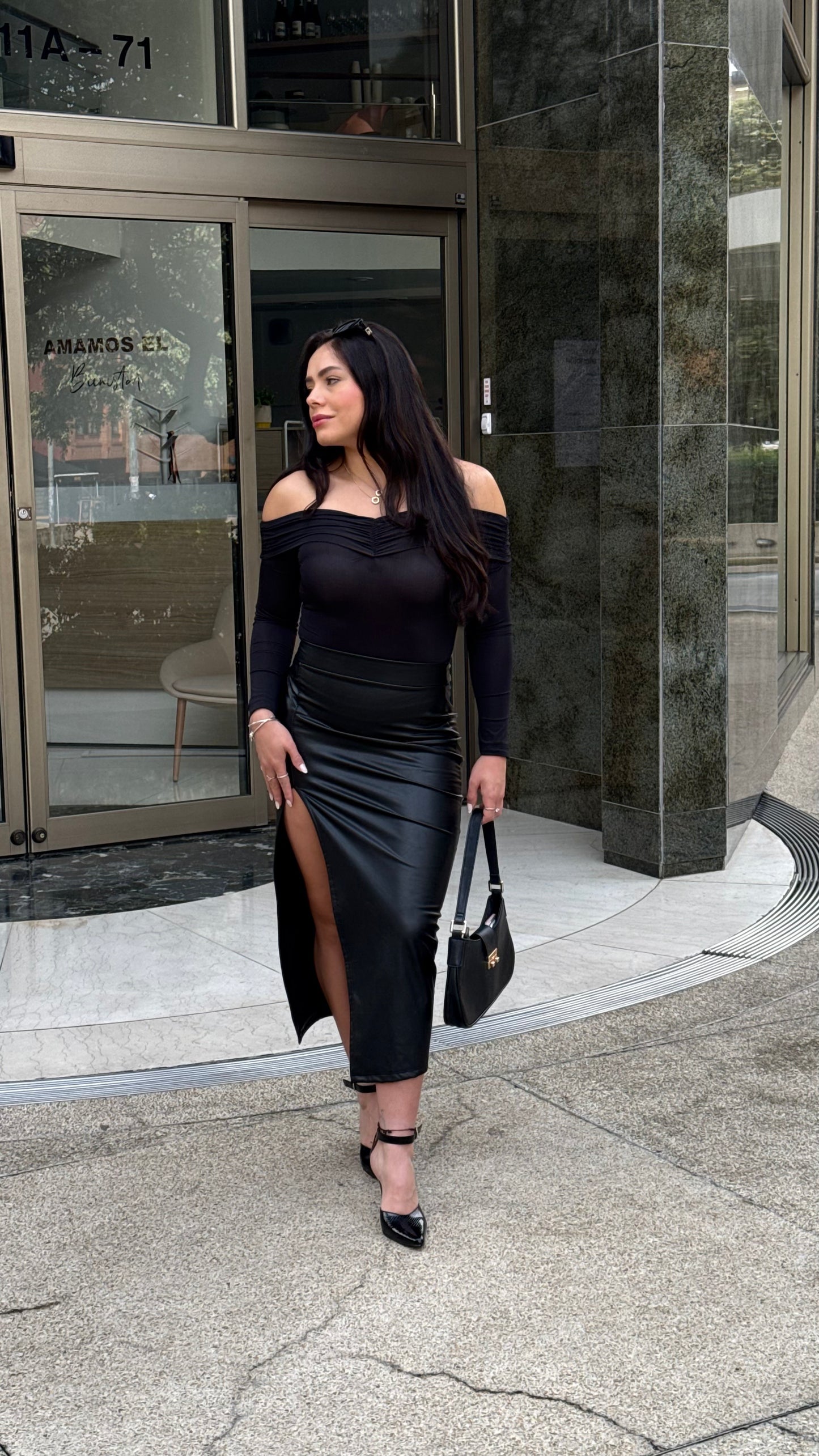 Falda Larga Abertura Cuerina