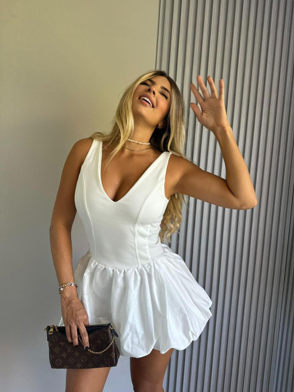 Vestido globo cuello V